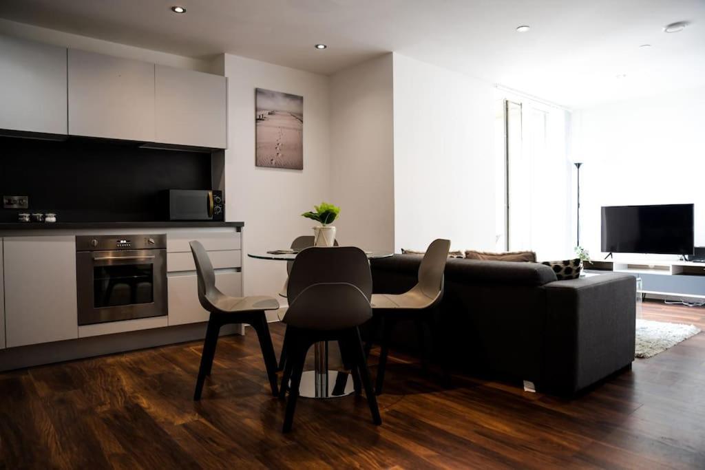 Modern 2 Bedroom Apartment - City Centre - Parking Mánchester Exterior foto